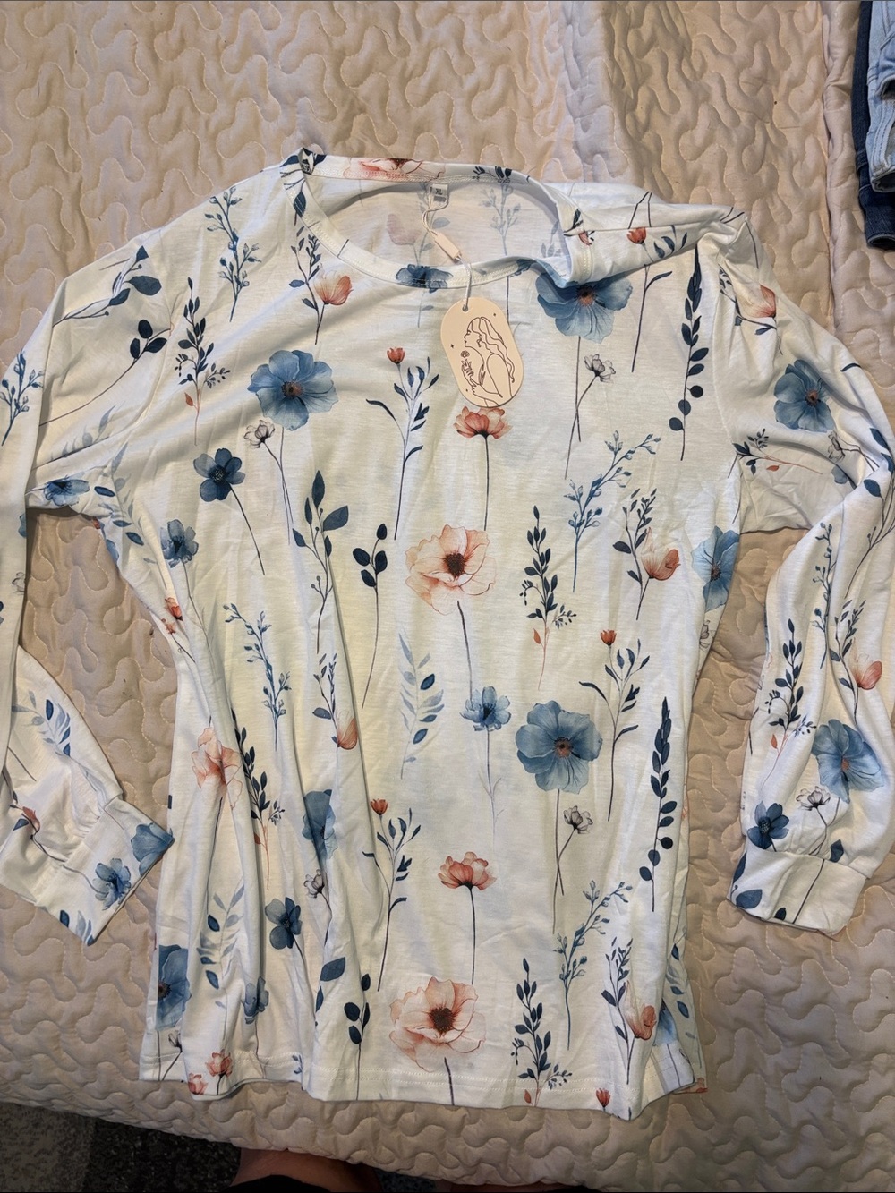 Source Unknown White Long-Sleeve Tee with Blue and Blush Floral Print